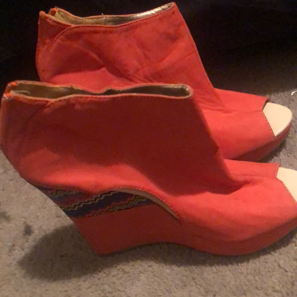 Wedge heels